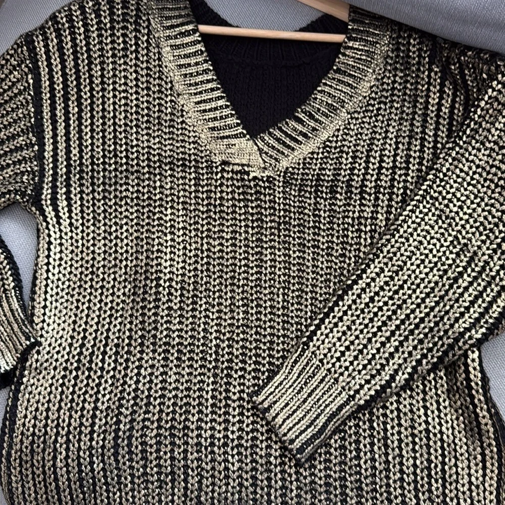 Chic Black and Gold V-Neck Sweater